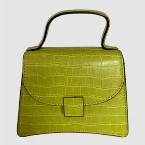 Who What Wear Bernnan mini bag with cross body strap in lime croc